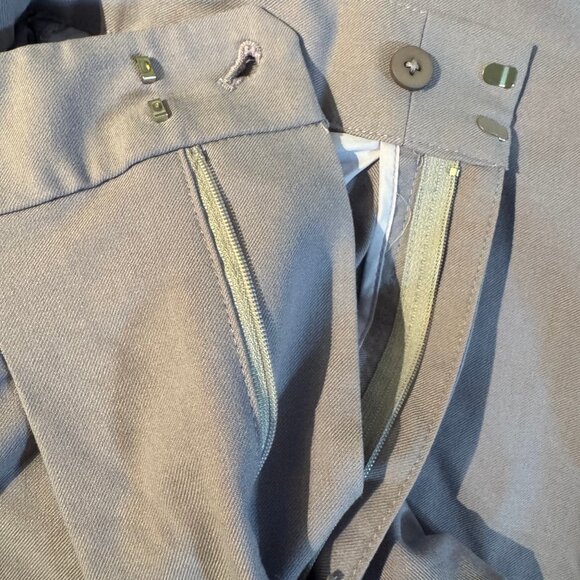 Simon's Lavendar Pleated Pants - Picture 4 of 4